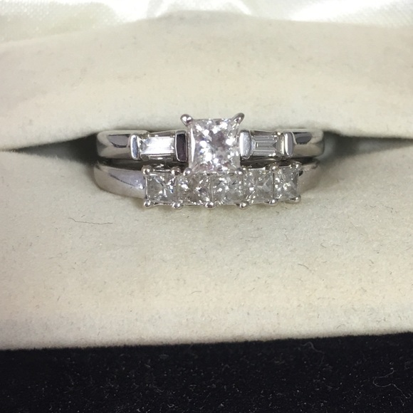 Wedding and engagement band